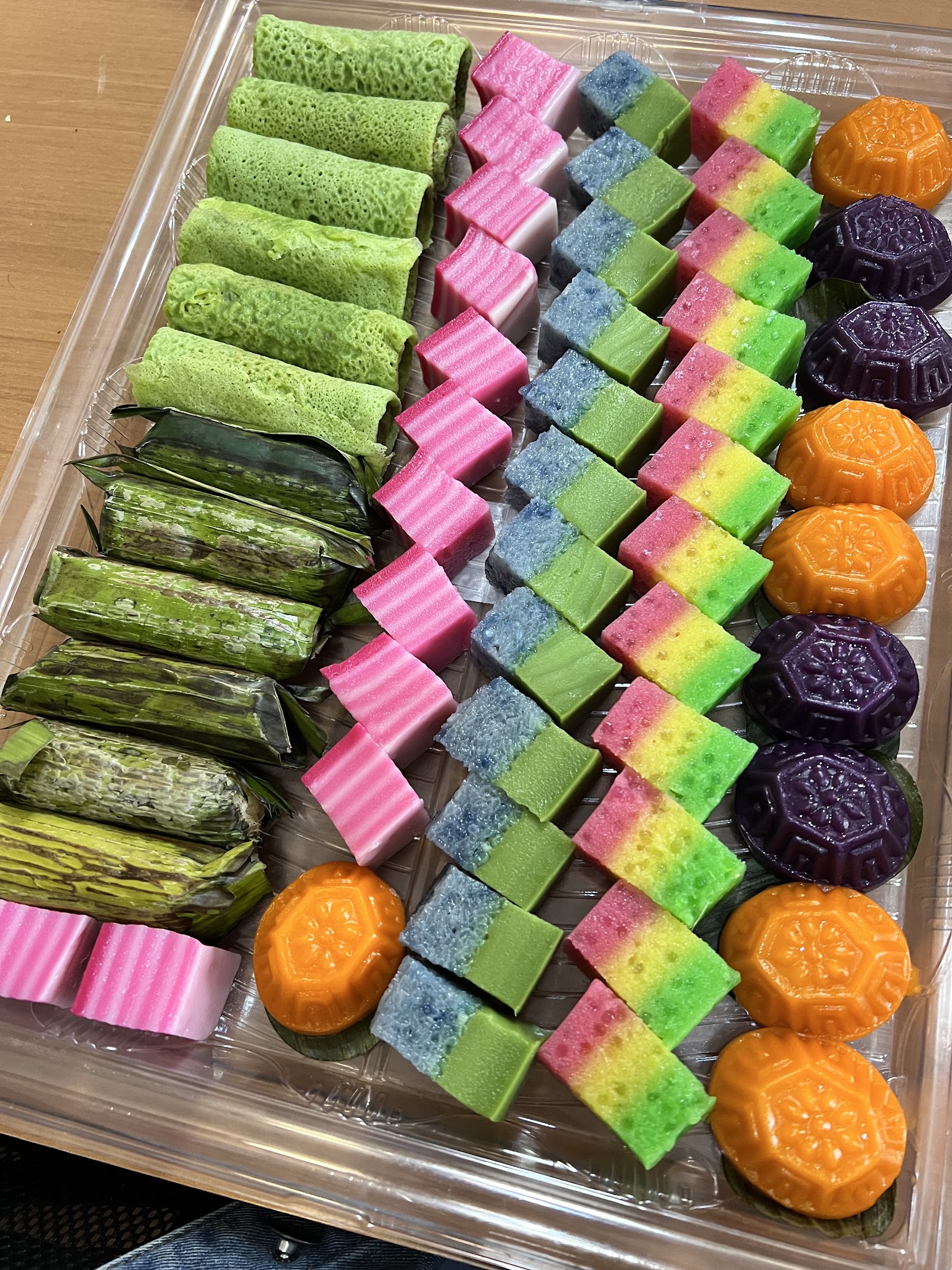 NYONYA KUIH TRAY (需预定)